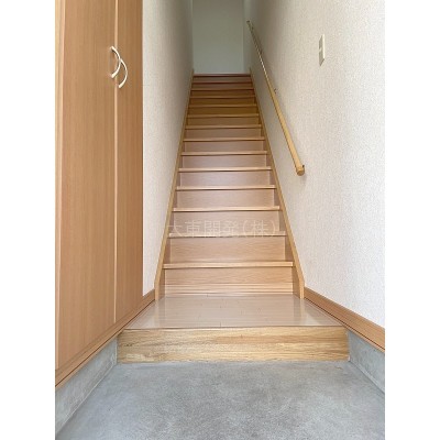 ★洋室を別角度から撮影。