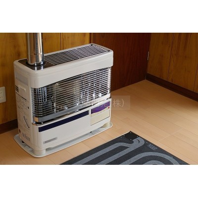 ★床暖房つきの灯油暖房です。