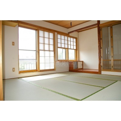 ★西向き、明るい和室です。