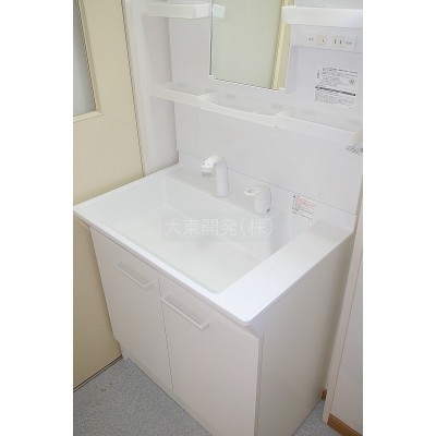 ★朝の洗顔や歯磨きにうれしい新品ドレッサーです。