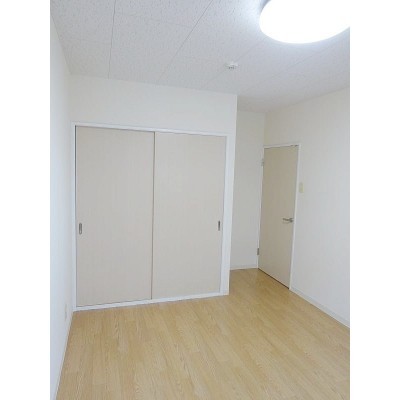洋室 【6帖】