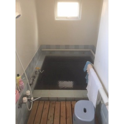 茶色のモール温泉です。