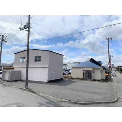 建物は解体後の更地渡しとなります。