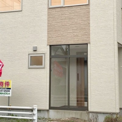 玄関ポーチ