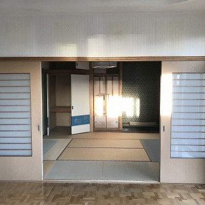 居間から和室