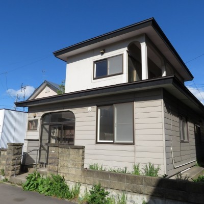 外観 正面右側からです。