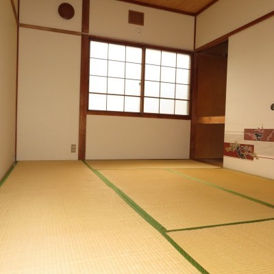 1階和室6帖 南東方向です。