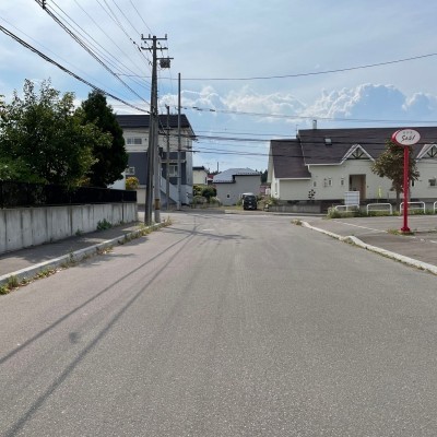 西側道路も幅員が広いです
