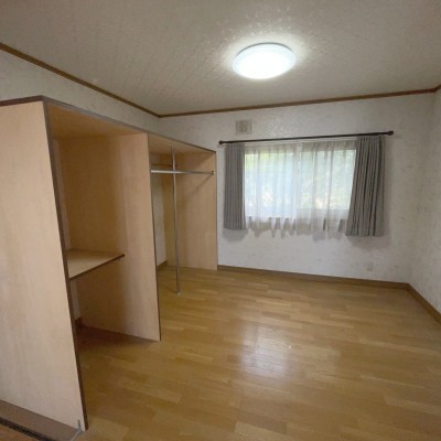 衣裳部屋として使える洋室♪