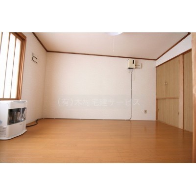 2階 洋室6帖
