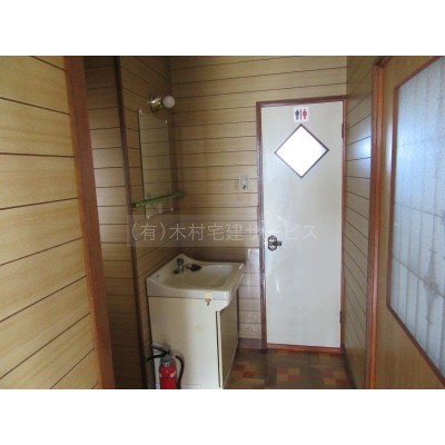 トイレ前手洗い