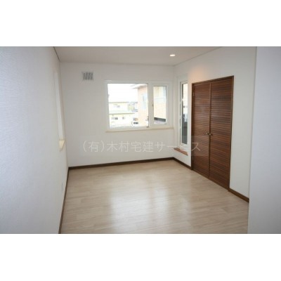 2階 洋室8帖