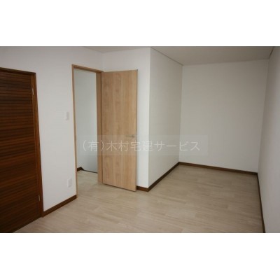 2階 洋室8帖