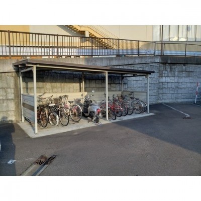 屋根付き駐輪場