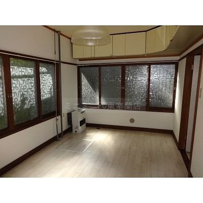 幕西アパート1F 洋室