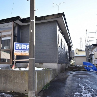 登別市新生町中古戸建です。屋根外壁塗装予定です。