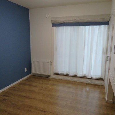 4.5畳のお部屋にはアクセントクロスを使用しています!