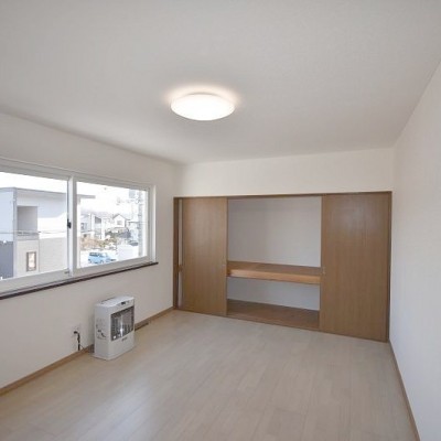 各部屋に収納があります。
