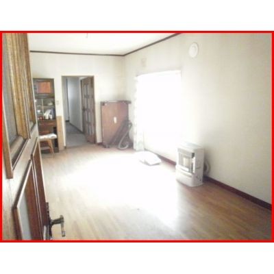 奥に更に部屋が5部屋あります。
