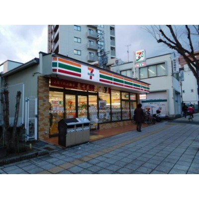 セブンイレブン ハートインJR高槻駅中央口店まで8802m