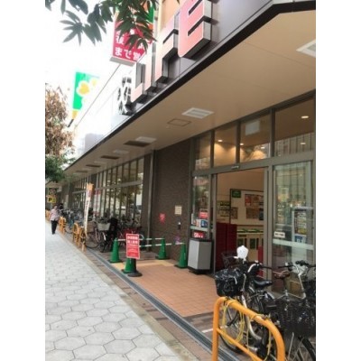 ライフ 阿波座駅前店まで394m