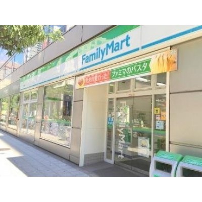 ファミリーマート 京町堀三丁目店まで121m