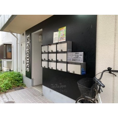 共用部の郵便受けです