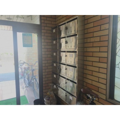 深型の郵便受けなので中が見えにくいです