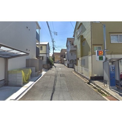 前面道路は交通量も少なく閑静な立地です