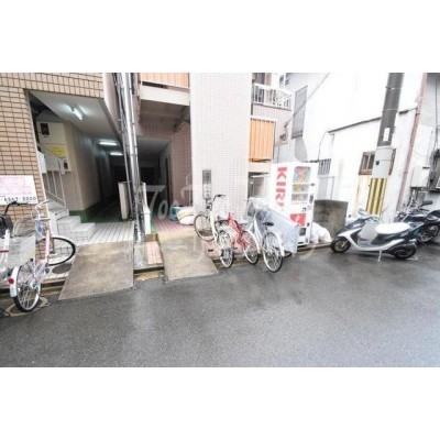 1階にはすぐ自動販売機もございます。