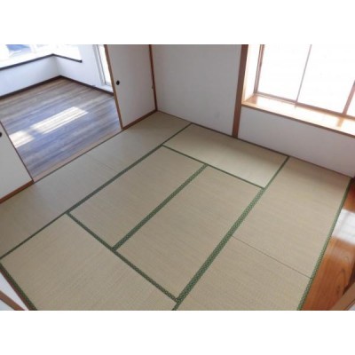 【リフォーム済】リビング横の和室8帖です。クロスを貼り替えて