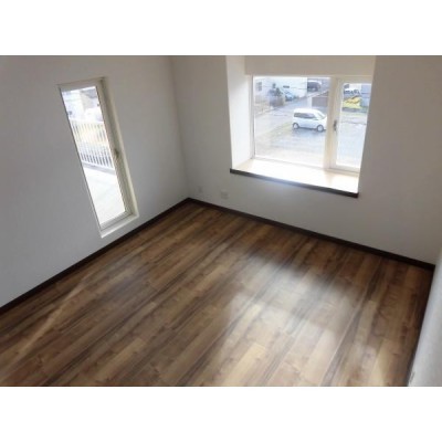 【リフォーム済】ダイニング4.75帖とキッチンです。クロスを