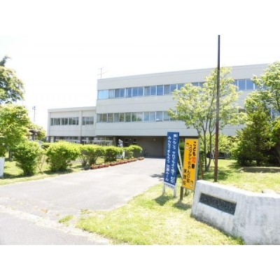 登別市若草小学校まで750m徒歩10分です。コミュニティスク