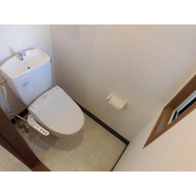 【リフォーム済】TOTO製の温水シャワー付きトイレに新品交換