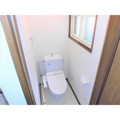 【リフォーム済】トイレです。新品のトイレに交換。温水洗浄便座