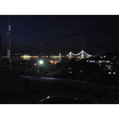 【リフォーム後】住宅の敷地からとった夜景です。白鳥大橋や工場