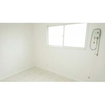 【リフォーム後写真】2階西側洋室6帖になります。床やクロス、