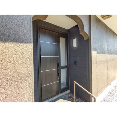 【リフォーム済写真】1階洋室になります。クローゼットの建具の