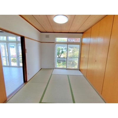 【リフォーム済】1階和室6畳です。畳は表替えを行い、既設のク
