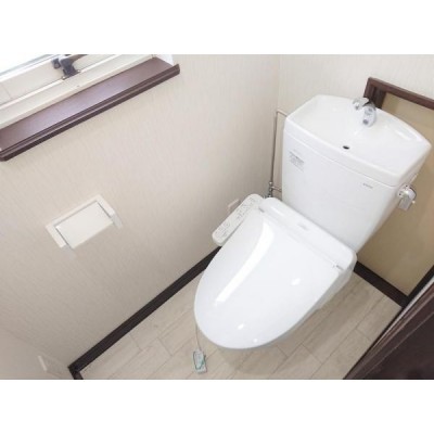 【リフォーム済】トイレはTOTO製の温水洗浄機能付きに新品交