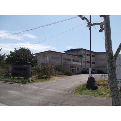 登別市立登別中学校まで572m