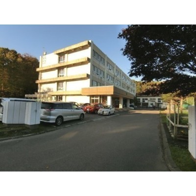 登別市立緑陽中学校まで945m