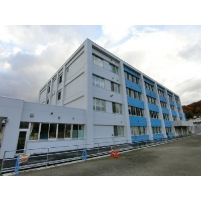 室蘭市立天神小学校まで1706m
