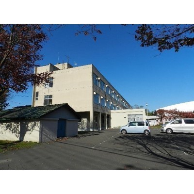 登別市立幌別中学校まで791m