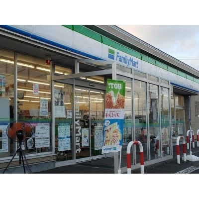 ファミリーマート登別桜木町店