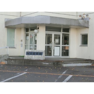 登別市立図書館まで855m