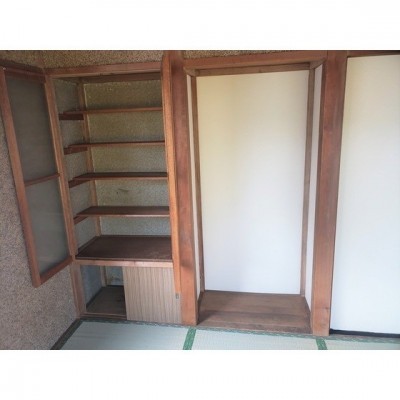 2階和室4.5帖収納