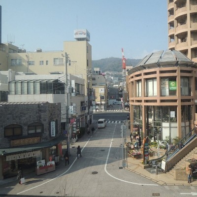 JR摂津本山駅前