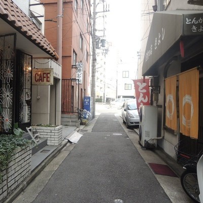 乙仲通り路地風景