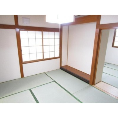 【1階西側6帖和室】畳表替え、畳新設、照明交換、天井・壁クロ